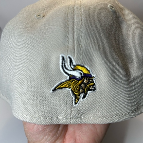 Minnesota Vikings ball cap.  Medium—-Large stretch  New Era - Picture 4 of 8